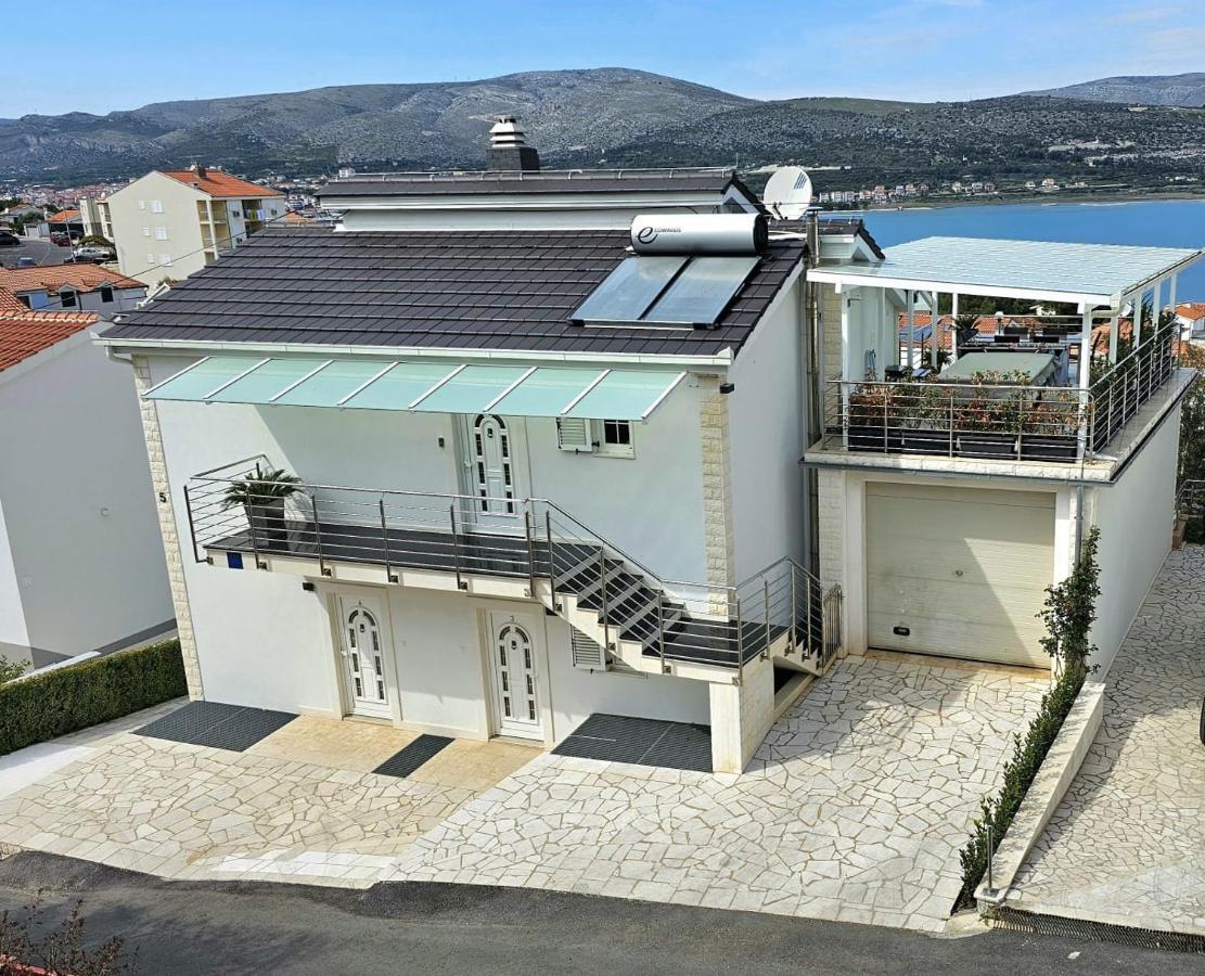 Apartmani Barnjak トロギール エクステリア 写真