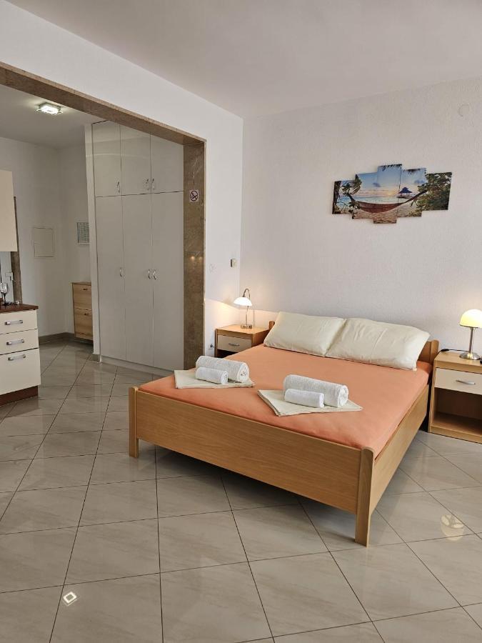 Apartmani Barnjak トロギール エクステリア 写真