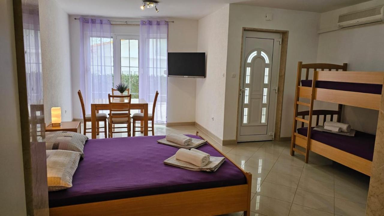 Apartmani Barnjak トロギール エクステリア 写真