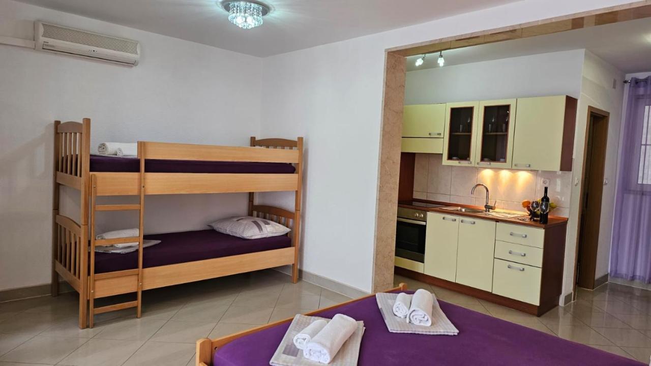Apartmani Barnjak トロギール エクステリア 写真