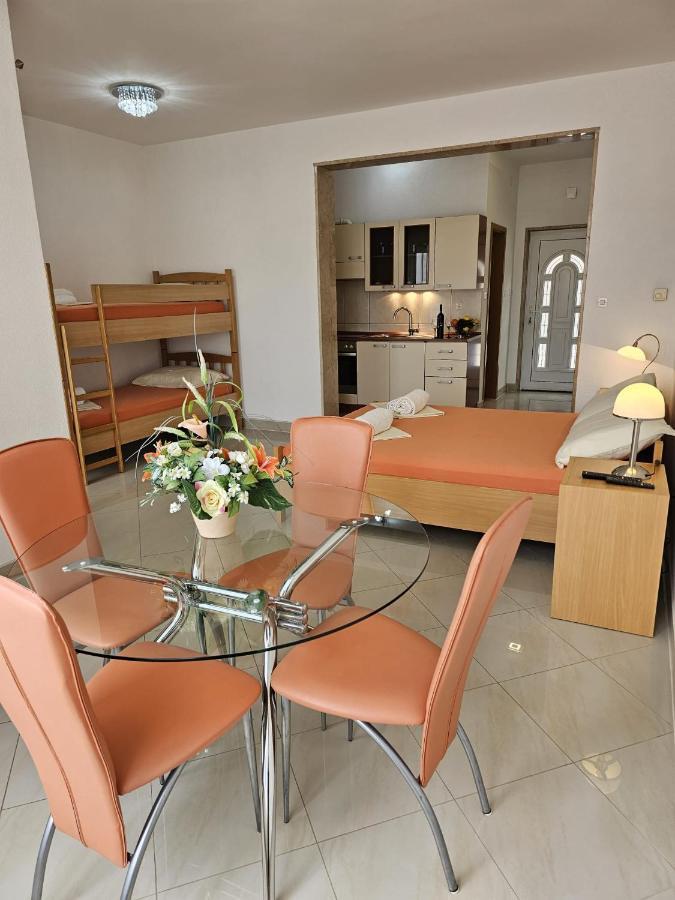 Apartmani Barnjak トロギール エクステリア 写真