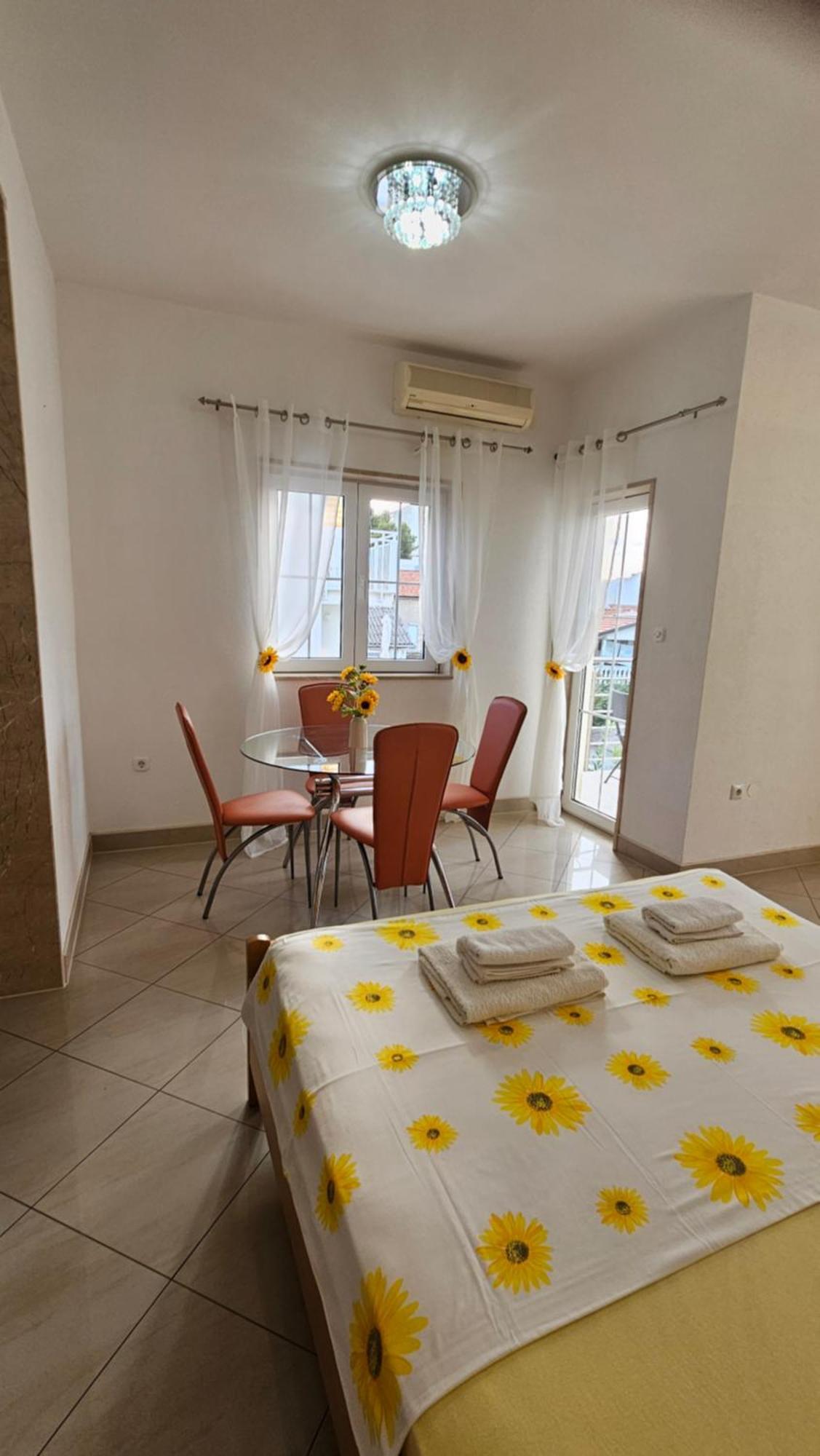 Apartmani Barnjak トロギール エクステリア 写真